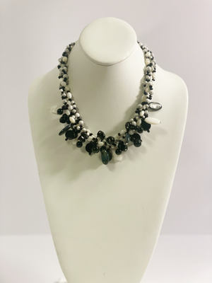 FIESTA NECKLACE – BLACK & WHITE BOLDNESS