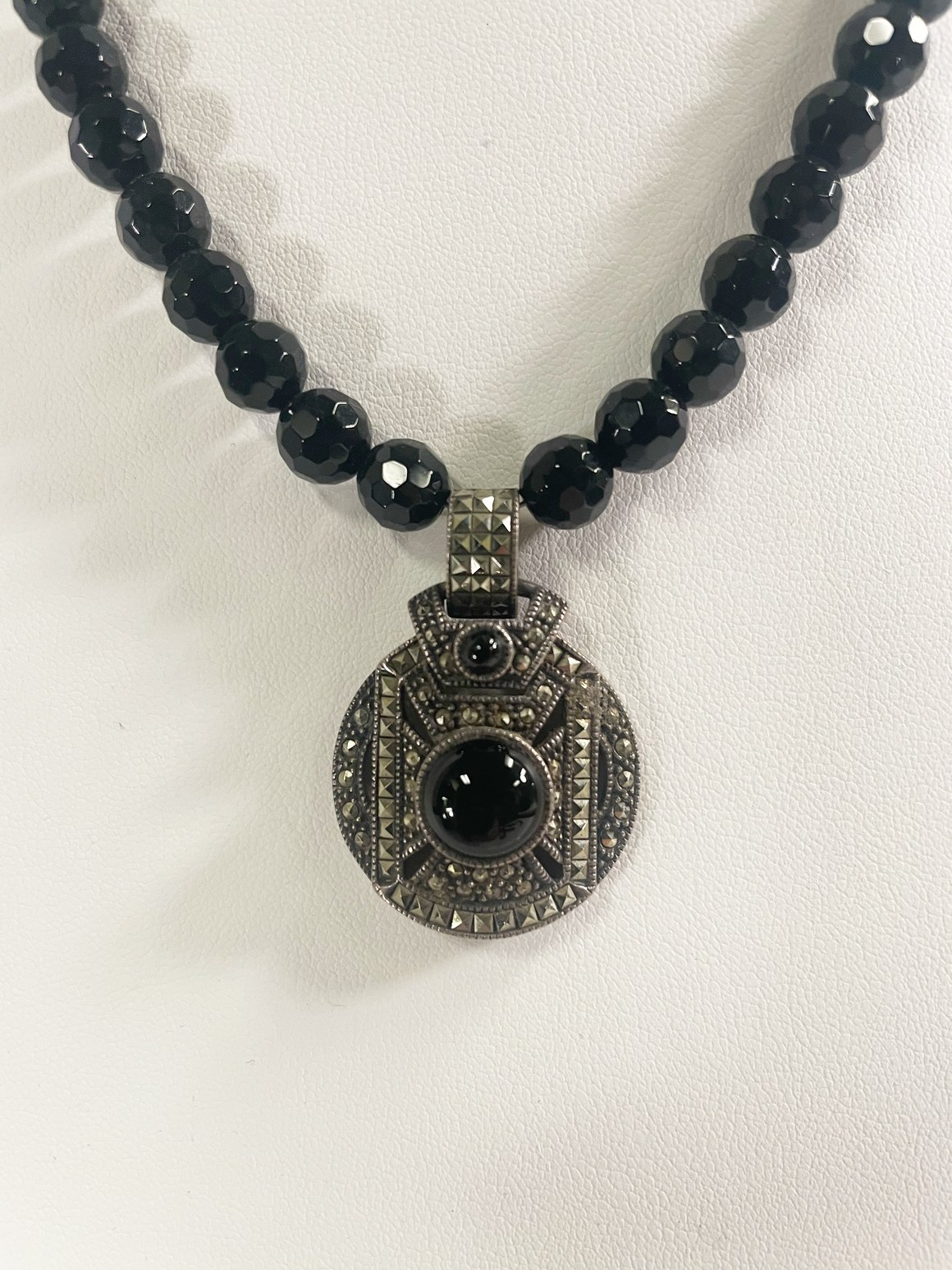 ANTIQUE SILVER PENDANT NECKLACE