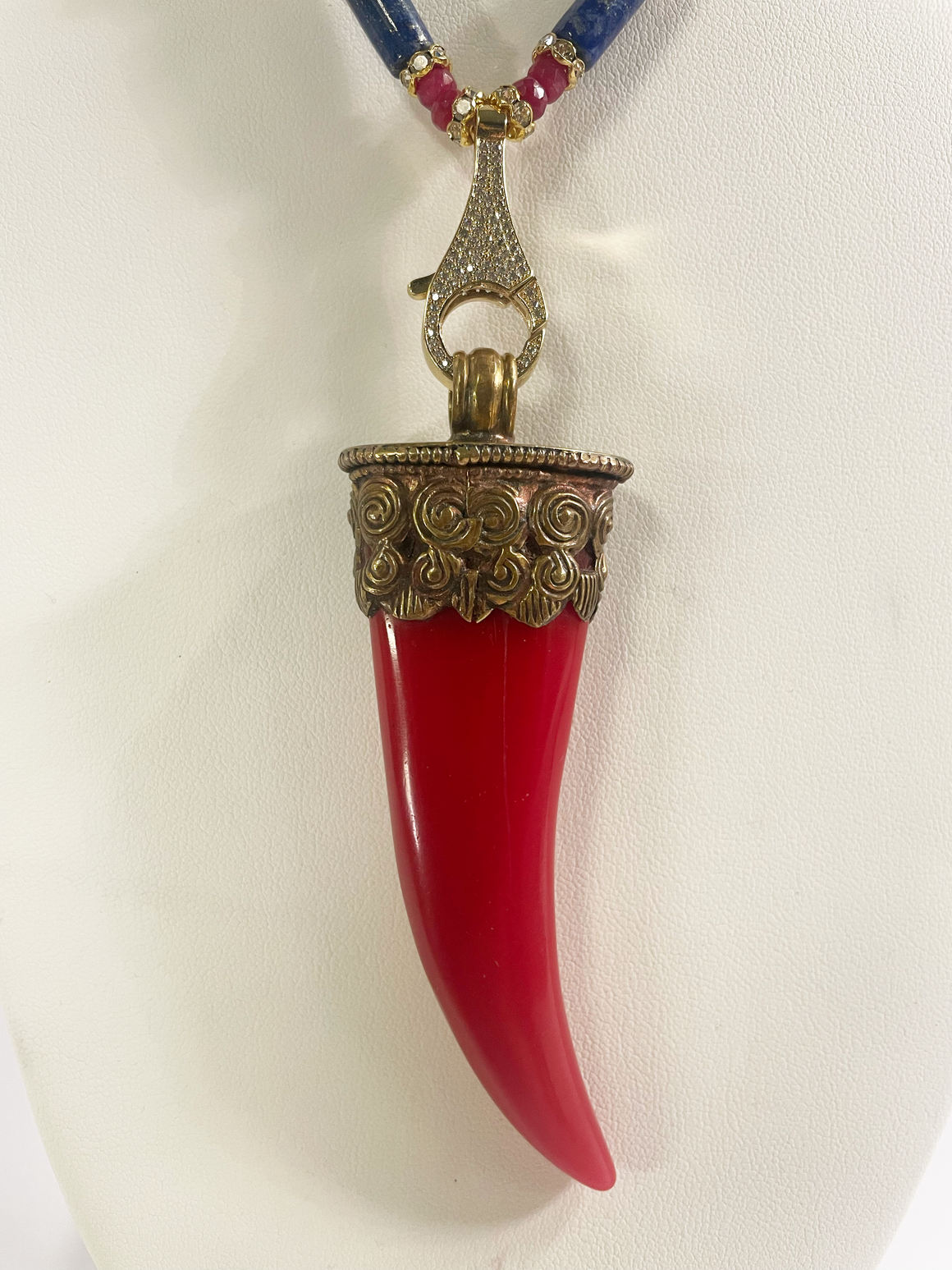 NEPALI TALON NECKLACE