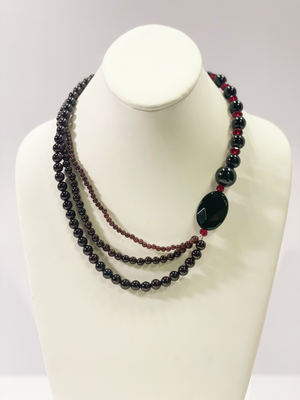 CRIMSON CHIC NECKLACE