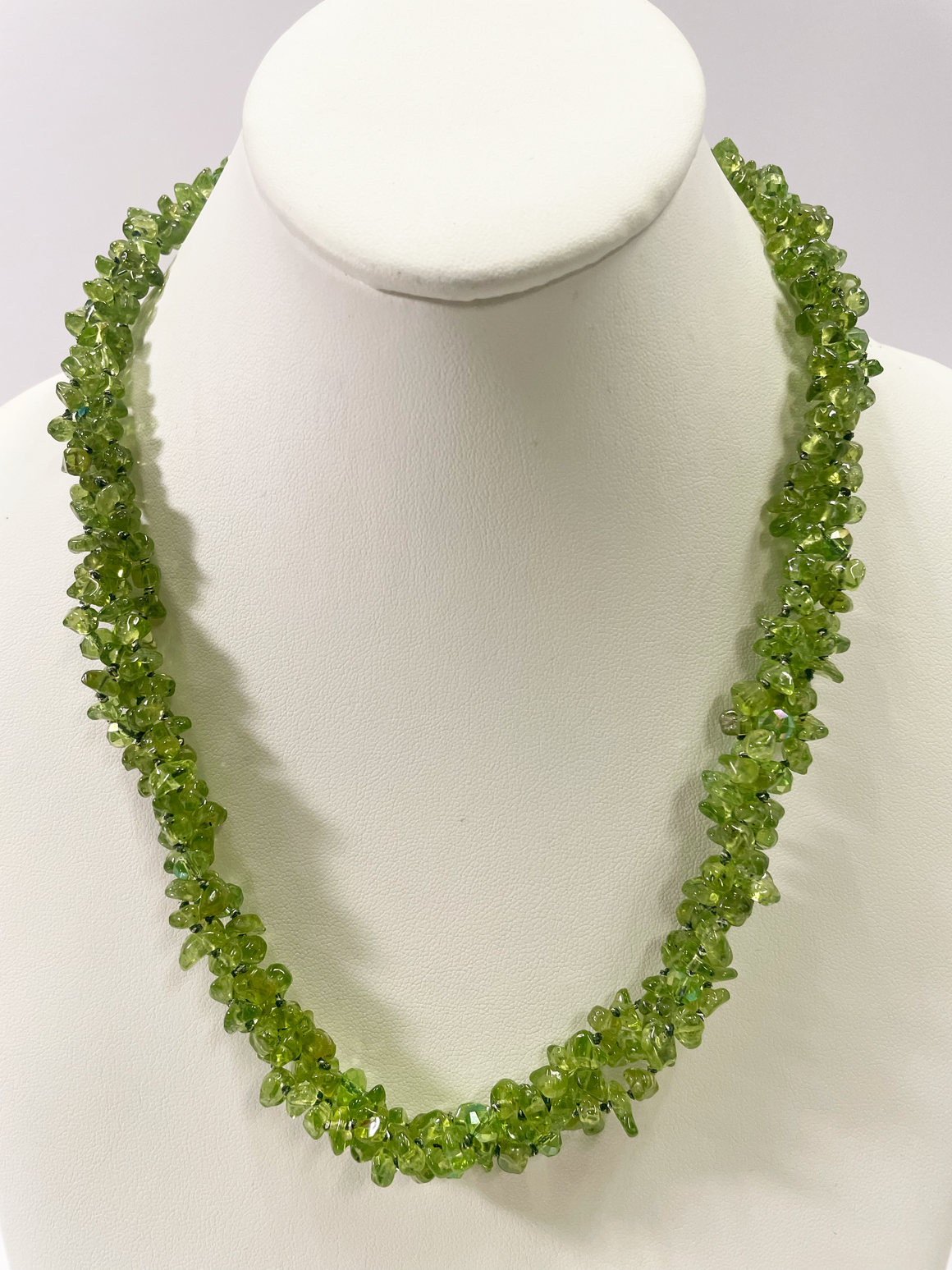 PERIDOT SUGAR STONE NECKLACE - BRAIDED